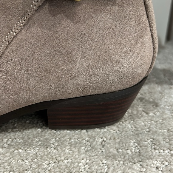 Blondo Sadie Waterproof Bootie. Size 8.5. Mushroom Suede. *good condition* - Picture 13 of 15